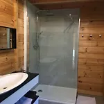 Domek alpejski Charmante Maison En Bois Proche Saint-Jean-de-la-Rivière