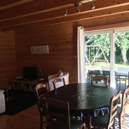 Domek alpejski Charmante Maison En Bois Proche Saint-Jean-de-la-Rivière