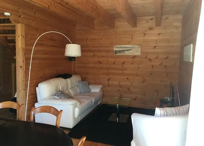 Charmante Maison En Bois Proche *